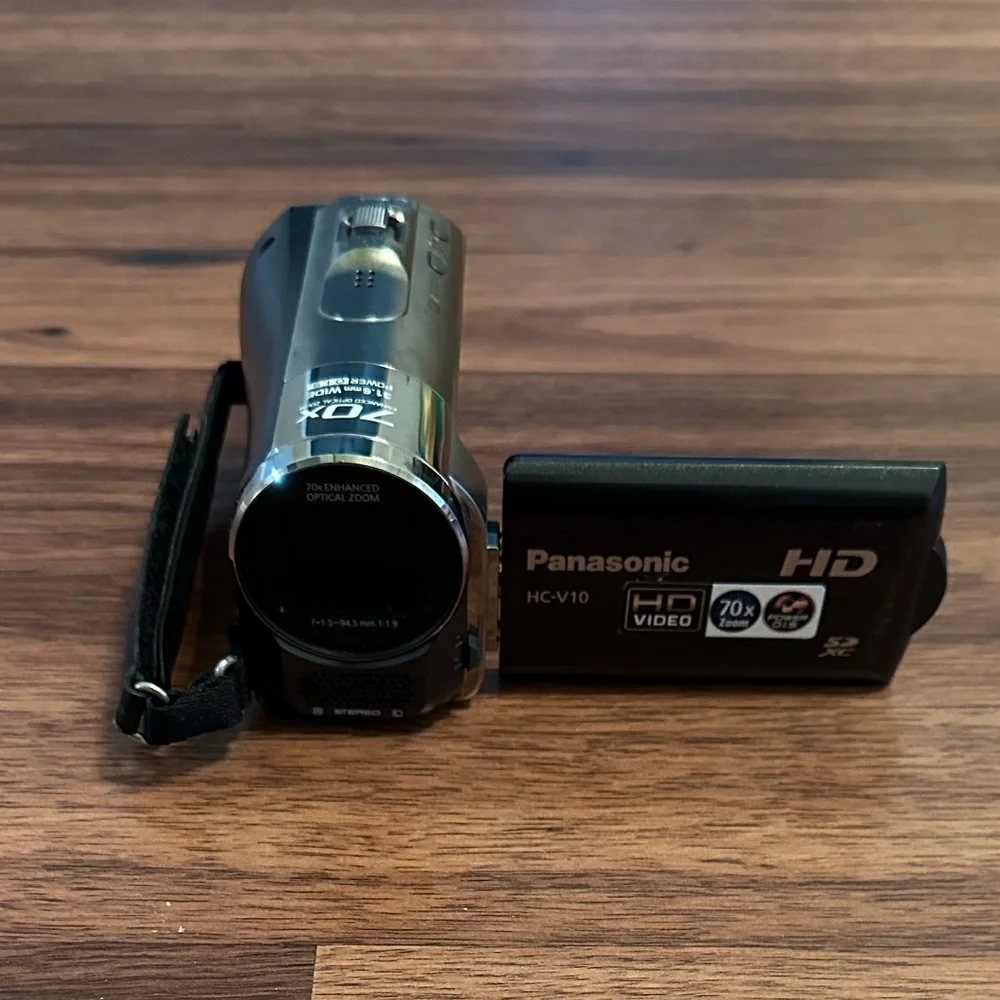 VTG Panasonic HC-V10P Digital Video Camera